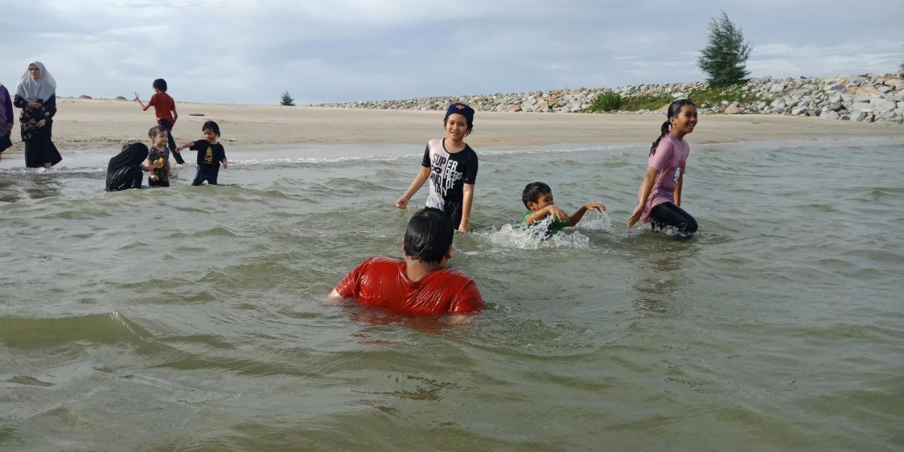 Zr D'Jembal Homestay, Gong Badak Kuala Terengganu Ngoại thất bức ảnh