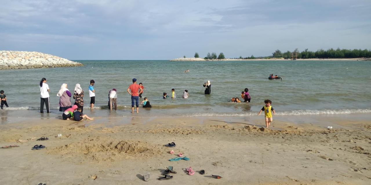 Zr D'Jembal Homestay, Gong Badak Kuala Terengganu Ngoại thất bức ảnh